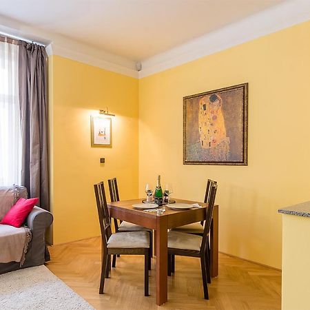 In Heart Of Prague - 2Br 2Ba Elegant Downtown Apt מראה חיצוני תמונה