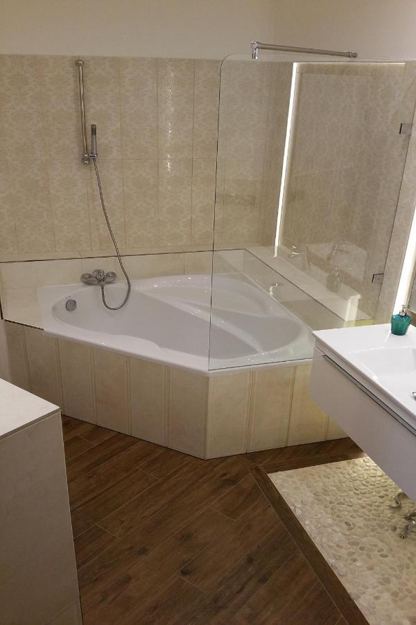 In Heart Of Prague - 2Br 2Ba Elegant Downtown Apt מראה חיצוני תמונה