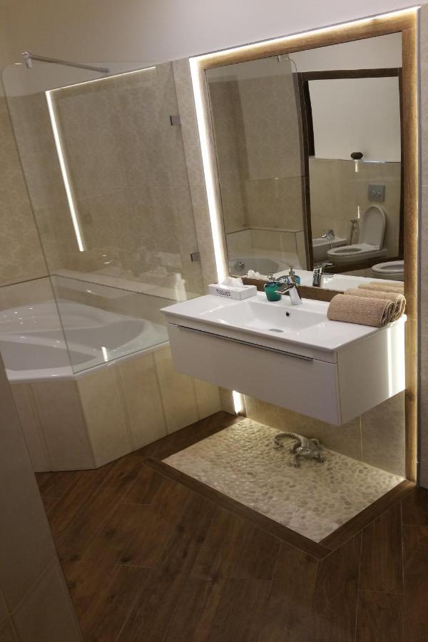 In Heart Of Prague - 2Br 2Ba Elegant Downtown Apt מראה חיצוני תמונה